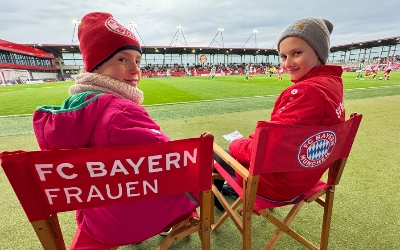 Merkur CUP Mädchen zu Besuch im Campus des FC Bayern München