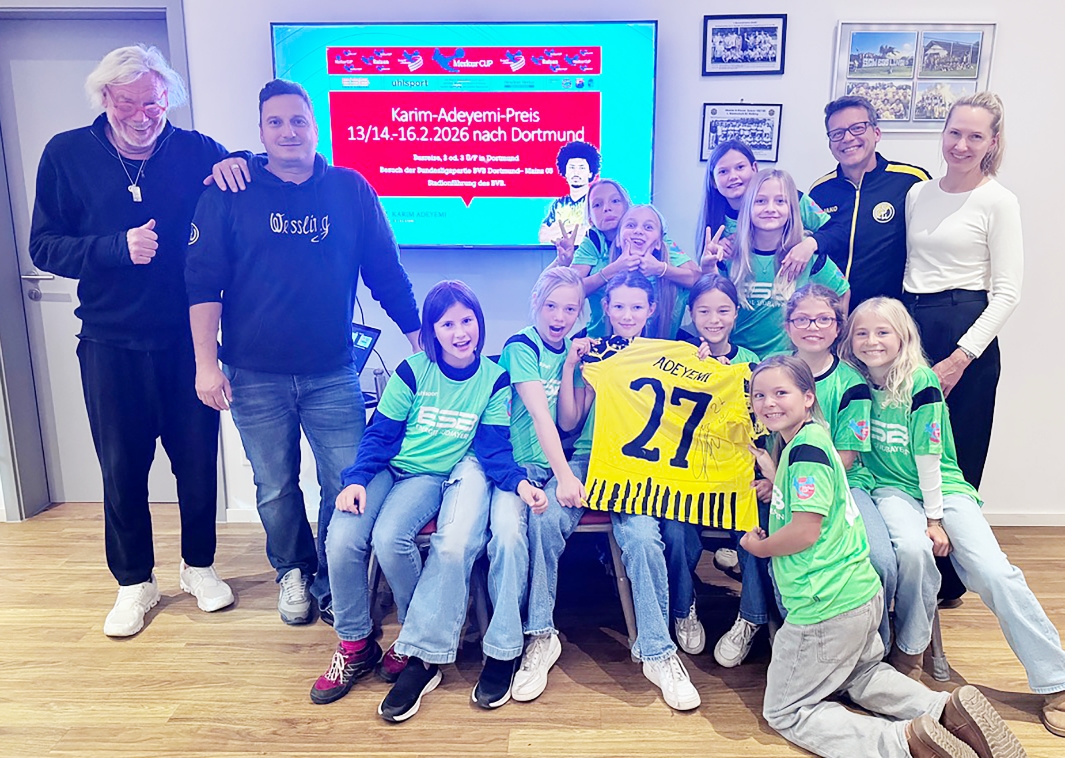 FC Bayern-Frauen zum Training Beim Merkur CUP