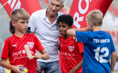 Hauptgewinn im Merkur CUP: Weltmeister Klaus Augenthaler trainiert die Nachwuchstalente des TSV Schongau